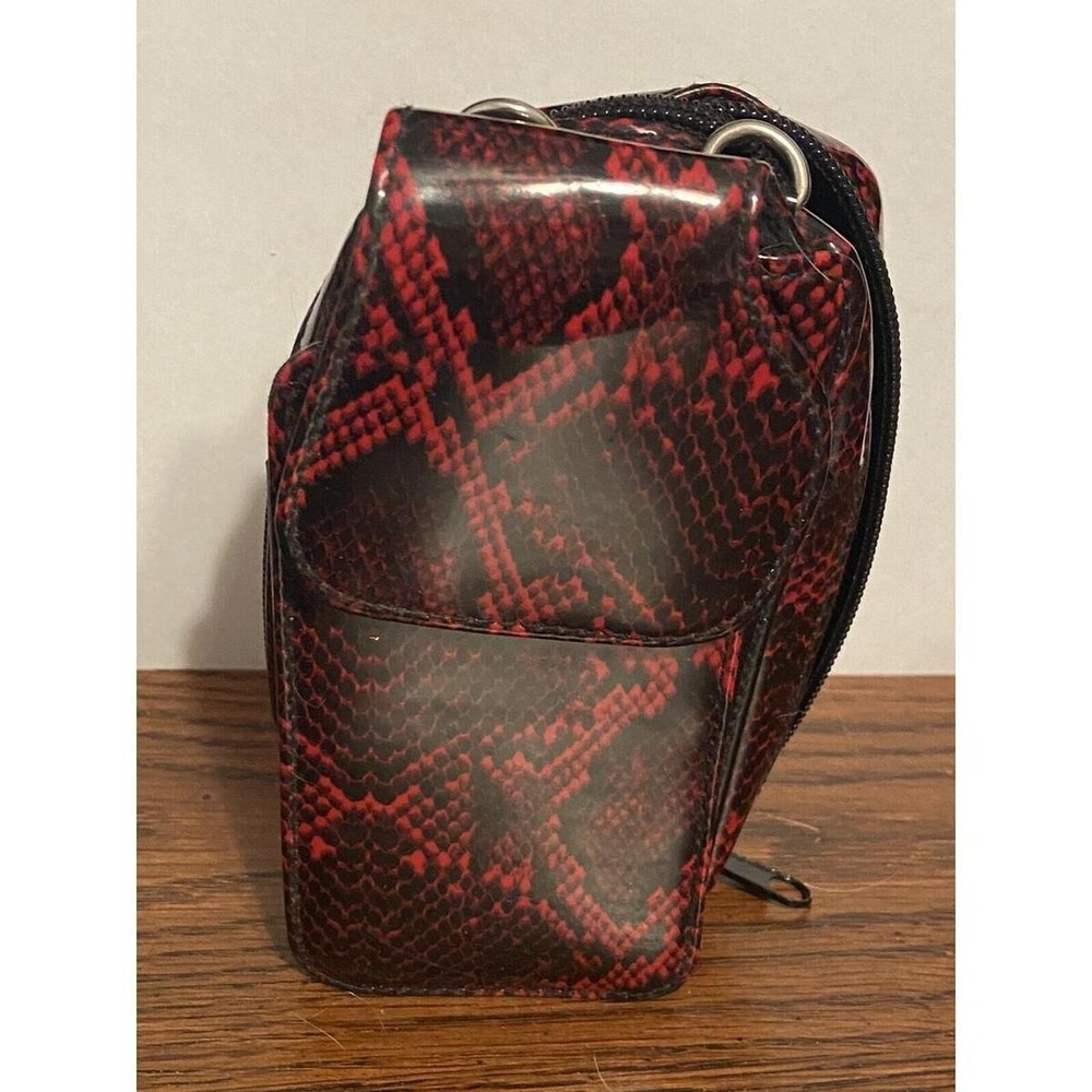 PHONE CASE RED AND BLACK SNAKESKIN LOOK, VINYL